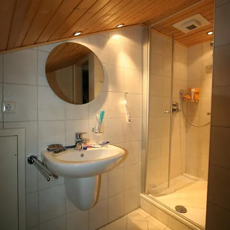 Large Luxurious With Stunning Views *